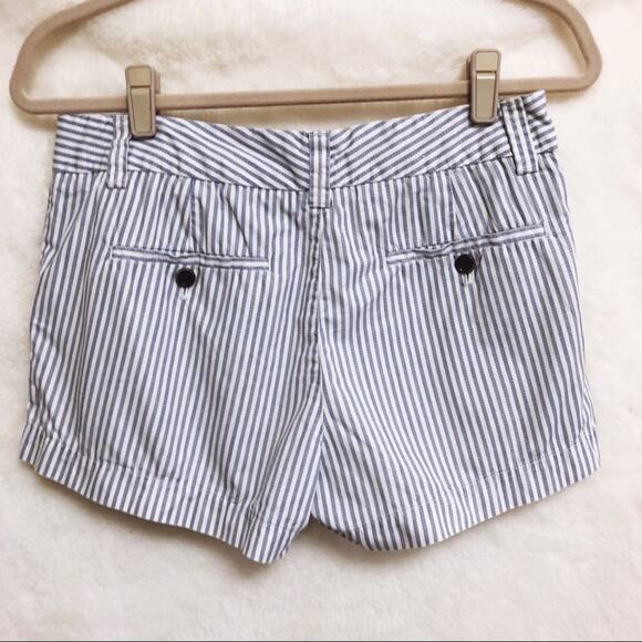 Uniqlo Blue & White Striped Pocket Chic Shorts - Picture 4 of 5